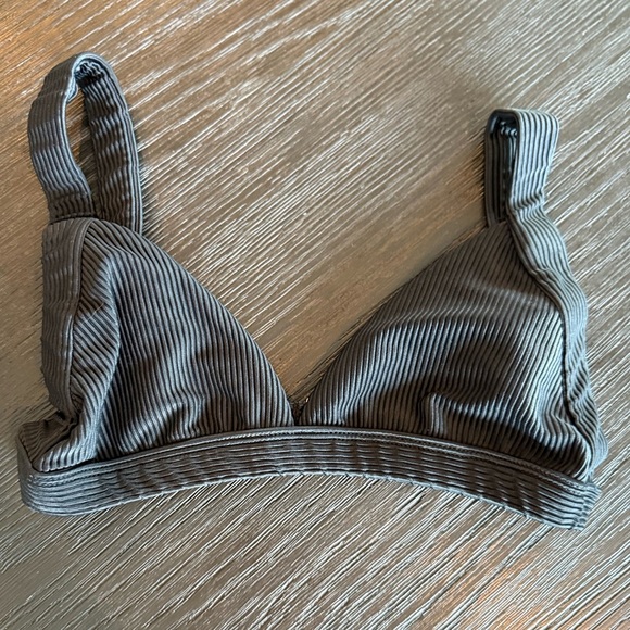 Frankies Bikinis Georgia Ribbed Bralette Bikini Top in Black | Size: Large - Picture 4 of 6